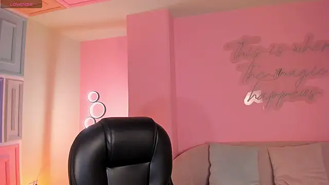 ValeriaRiveraX online show from 10-20-25, 12:11