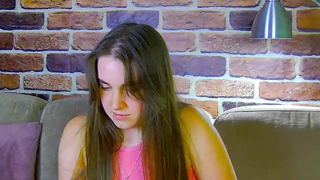 Sofia Hugs online show from 06-06-26, 06:45