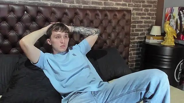 Dylanwhite23  online show from 01-11-26, 03:55