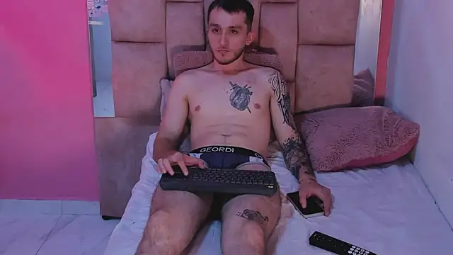 Dylanwhite23  online show from 04-27-26, 03:26