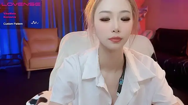 Snapshot of JoooJo_ chatting on 03-08-25, 08:57 JoooJo online show from 03-08-25, 08:57