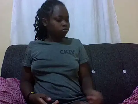Sweetcecie01 online show from 05-18-26, 11:32