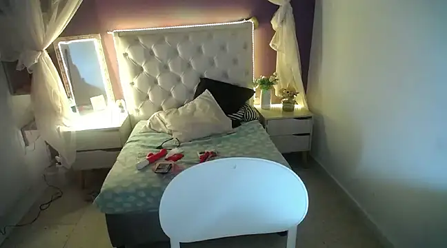 Snapshot of Ingrid_Casas chatting on 01-17-25, 02:39 Ingrid Casas online show from 01-17-25, 02:39