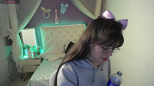 Snapshot of Ingrid_Casas chatting on 01-22-25, 04:23 Ingrid Casas online show from 01-22-25, 04:23