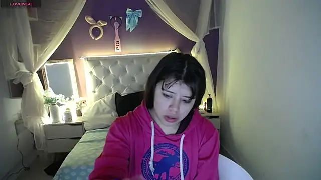 Snapshot of Ingrid_Casas chatting on 01-22-25, 10:37 Ingrid Casas online show from 01-22-25, 10:37