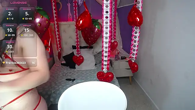 Snapshot of Ingrid_Casas chatting on 02-14-25, 03:11 Ingrid Casas online show from 02-14-25, 03:11