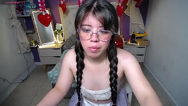 Snapshot of Ingrid_Casas chatting on 02-21-25, 03:01 Ingrid Casas online show from 02-21-25, 03:01