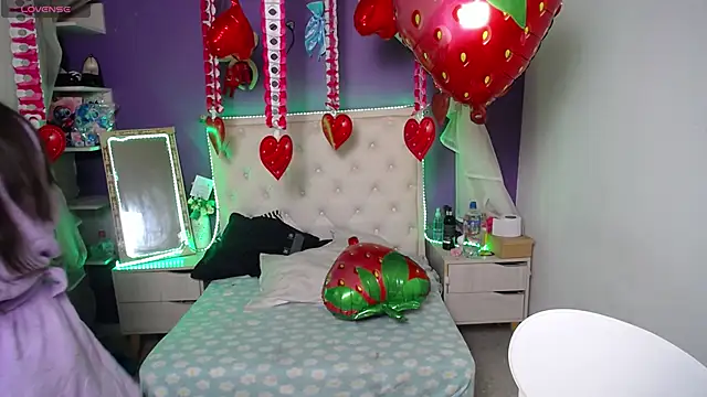 Snapshot of Ingrid_Casas chatting on 02-25-25, 11:22 Ingrid Casas online show from 02-25-25, 11:22