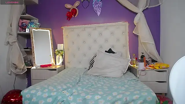 Snapshot of Ingrid_Casas chatting on 03-03-25, 02:15 Ingrid Casas online show from 03-03-25, 02:15