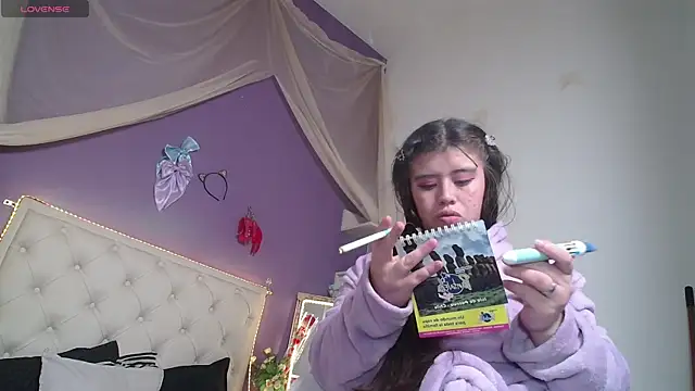 Snapshot of Ingrid_Casas chatting on 03-11-25, 03:48 Ingrid Casas online show from 03-11-25, 03:48