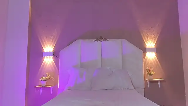 Snapshot of Juliette__3 chatting on 02-10-26, 01:10 Juliette 3 online show from 02-10-26, 01:10