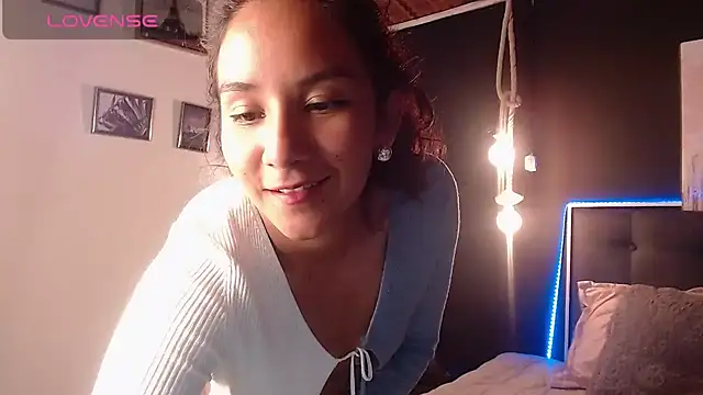 Snapshot of PoisonIvy15_ chatting on 12-16-24, 06:21 PoisonIvy15 online show from 12-16-24, 06:21
