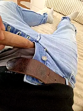 Snapshot of Alexo69byby69 chatting on 12-16-25, 12:21 Alexo69byby69 online show from 12-16-25, 12:21