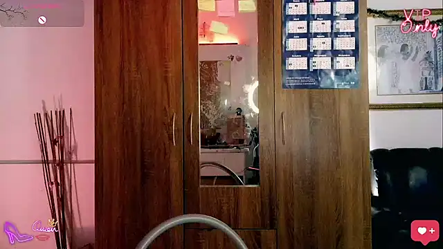 LauGrayJ online show from 02-08-26, 02:48