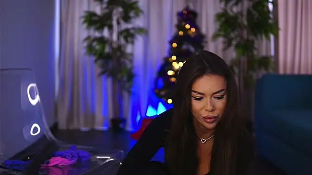 MissKiarra online show from 12-29-24, 07:39