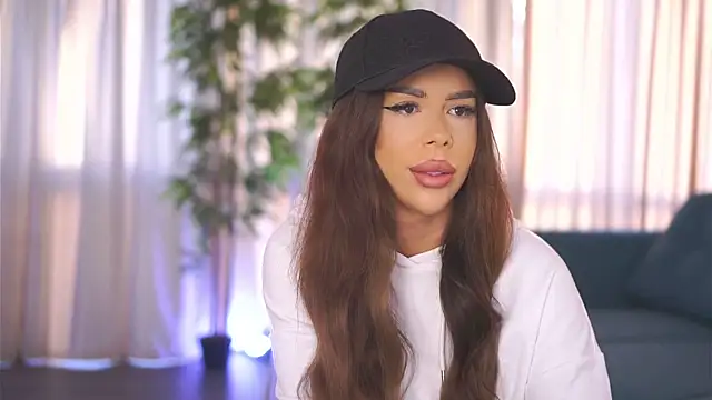 MissKiarra online show from 01-14-25, 06:56