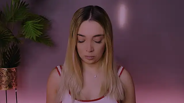 Snapshot of Jessielle chatting on 01-14-26, 07:14 Jessielle online show from 01-14-26, 07:14