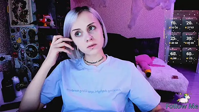 Snapshot of NaniMoore chatting on 11-01-25, 08:11 NaniMoore online show from 11-01-25, 08:11