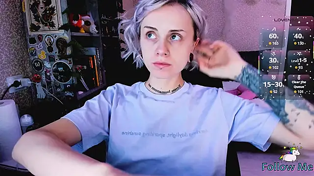 Snapshot of NaniMoore chatting on 11-02-25, 08:22 NaniMoore online show from 11-02-25, 08:22