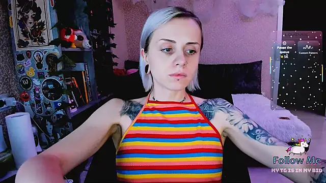 Snapshot of NaniMoore chatting on 11-22-25, 09:14 NaniMoore online show from 11-22-25, 09:14