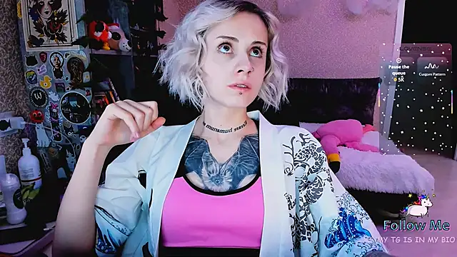 Snapshot of NaniMoore chatting on 11-27-25, 08:11 NaniMoore online show from 11-27-25, 08:11