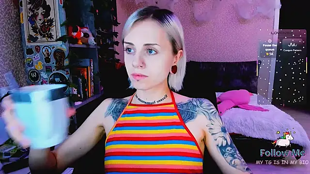 Snapshot of NaniMoore chatting on 11-29-25, 08:12 NaniMoore online show from 11-29-25, 08:12