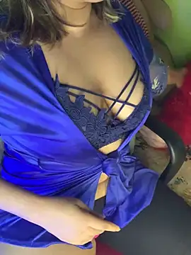 Snapshot of Asian_FemQeen chatting on 01-18-25, 04:53 Asian FemQeen online show from 01-18-25, 04:53