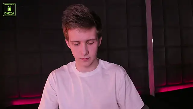 Snapshot of MarkGWalker chatting on 03-11-25, 03:45 MarkGWalker online show from 03-11-25, 03:45