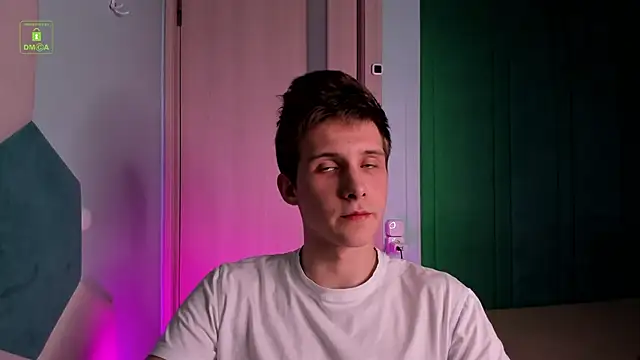 Snapshot of MarkGWalker chatting on 03-12-25, 06:33 MarkGWalker online show from 03-12-25, 06:33