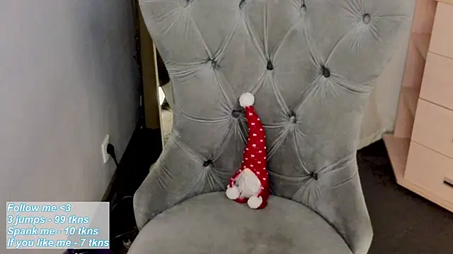 Snapshot of VioletMills chatting on 12-08-24, 11:19 VioletMills online show from 12-08-24, 11:19