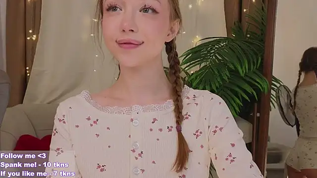 Snapshot of VioletMills chatting on 02-02-25, 09:02 VioletMills online show from 02-02-25, 09:02