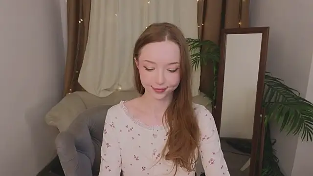 Snapshot of VioletMills chatting on 02-14-25, 12:30 VioletMills online show from 02-14-25, 12:30