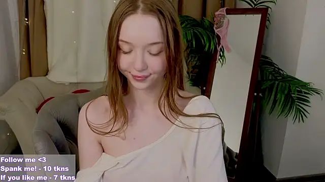 Snapshot of VioletMills chatting on 02-23-25, 08:55 VioletMills online show from 02-23-25, 08:55