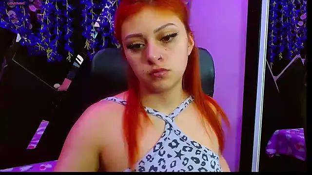 Snapshot of Emmily_Walker chatting on 10-03-25, 03:03 Emmily Walker online show from 10-03-25, 03:03