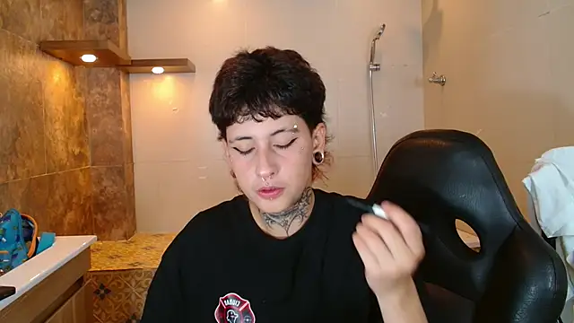 Snapshot of Ethan_lennox chatting on 11-20-25, 07:57 Ethan lennox online show from 11-20-25, 07:57