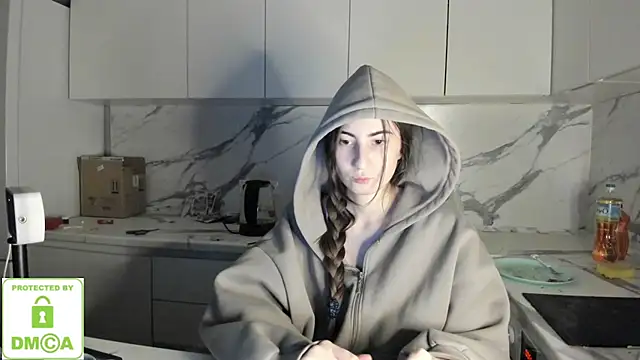 Snapshot of Ayesha_Thebestt chatting on 01-08-26, 04:31 Ayesha Thebestt online show from 01-08-26, 04:31