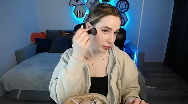 SabrinViolet online show from 03-19-25, 09:06