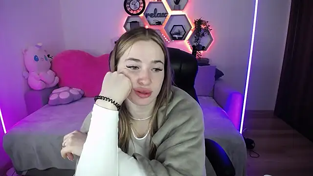 SabrinViolet online show from 04-16-26, 08:04