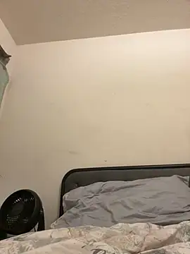 Snapshot of prettlovely14 chatting on 10-06-25, 06:27 prettlovely14 online show from 10-06-25, 06:27