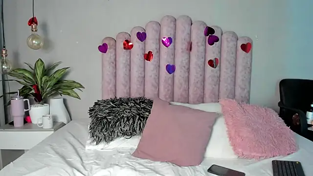 Snapshot of SusanBenett chatting on 03-21-25, 08:40 SusanBenett online show from 03-21-25, 08:40