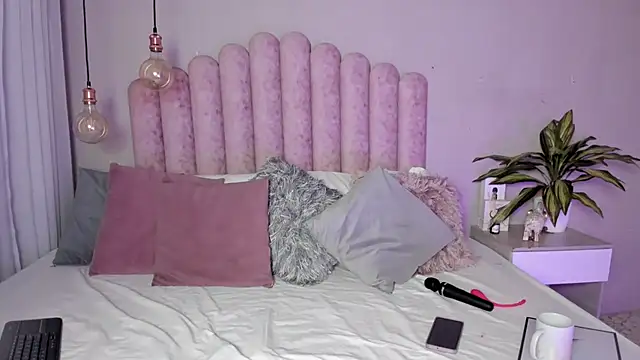 Snapshot of SusanBenett chatting on 09-10-25, 08:09 SusanBenett online show from 09-10-25, 08:09