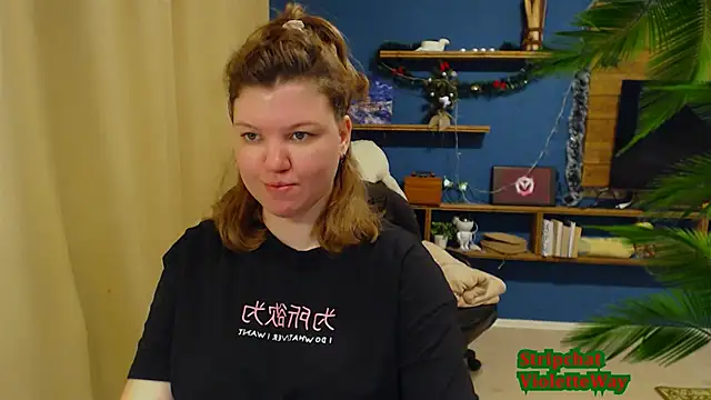 Snapshot of VioletteWay chatting on 12-23-24, 05:28 VioletteWay online show from 12-23-24, 05:28