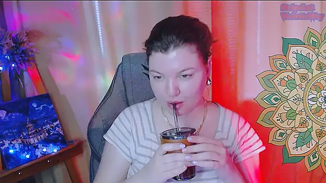 Snapshot of VioletteWay chatting on 03-20-25, 07:47 VioletteWay online show from 03-20-25, 07:47