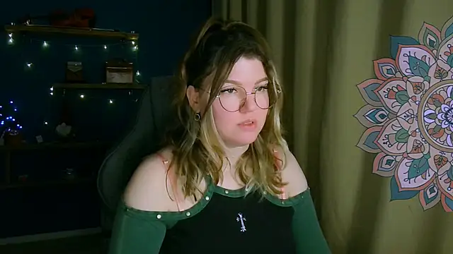 Snapshot of VioletteWay chatting on 01-11-26, 04:56 VioletteWay online show from 01-11-26, 04:56