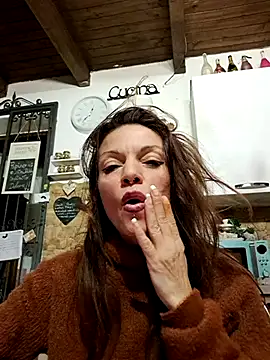 Snapshot of vampvanna23 chatting on 12-16-25, 10:37 vampvanna23 online show from 12-16-25, 10:37