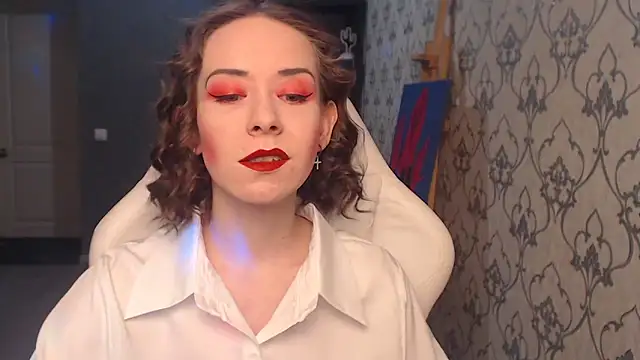 Snapshot of FascinatingEyess chatting on 05-27-26, 06:05 FascinatingEyess online show from 05-27-26, 06:05