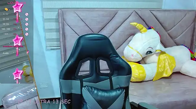 Dakotha v  online show from 02-23-25, 09:33