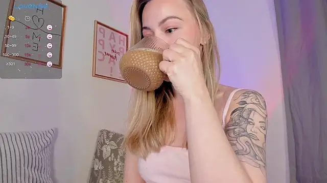 damn cutie online show from 10-17-25, 04:53