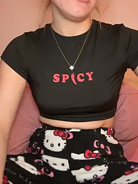 Snapshot of Holly-Glamour chatting on 01-12-26, 02:11 Holly-Glamour online show from 01-12-26, 02:11