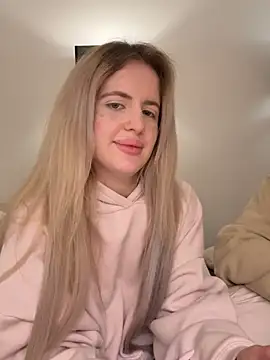 Holly-Glamour online show from 05-08-26, 01:22